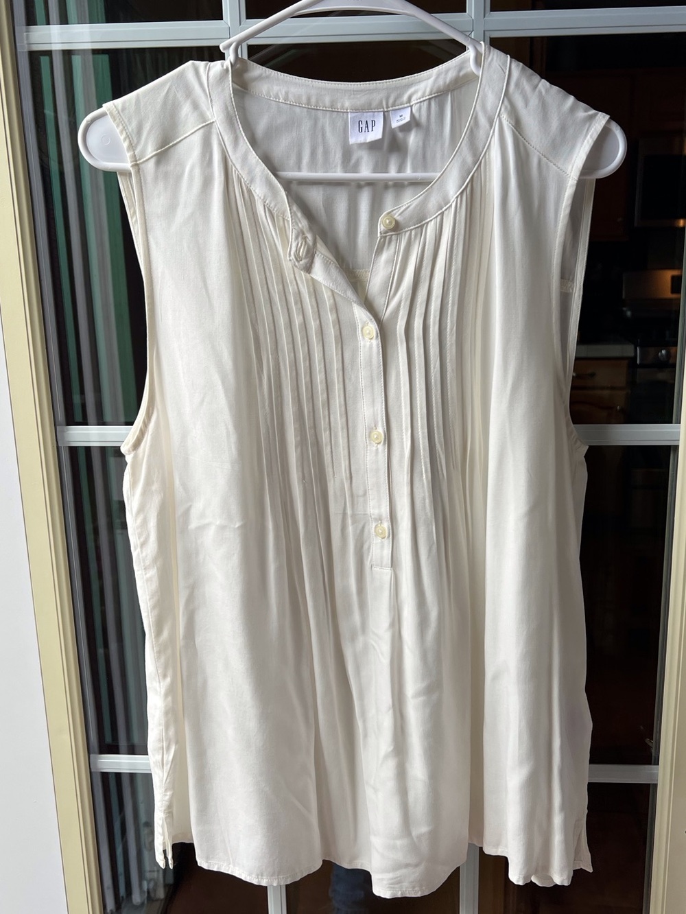 GAP Cream Sleeveless Pleated Button-Front Camisole